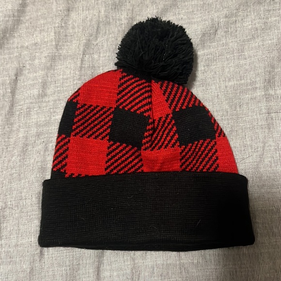 3/$10 🏷️ UW-Madison Red and Black Winter Hat - Picture 2 of 4